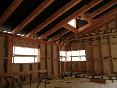 Dum-ve-svahu-stavba-010