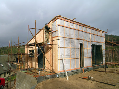 Dum-ve-svahu-stavba-014