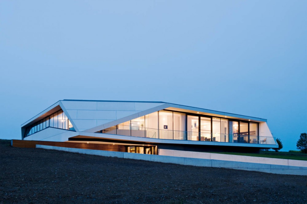 1339138092-l-house-07-building_arhipura