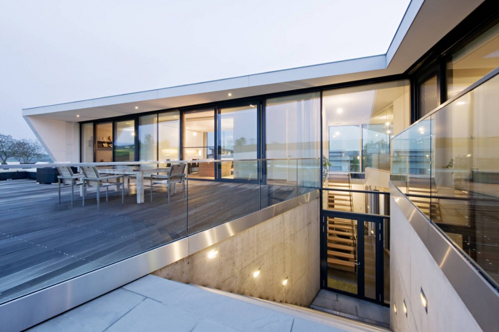 1339138574-l-house-12-courtyard_arhipura