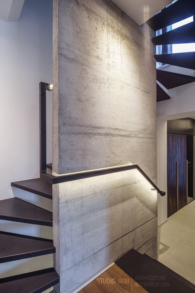 cartier vechi rezidential din bucuresti, casa din Romania, casa interbelica din bucuresti, fatada metalica ventilata, lemn iroko, reconsolidare, reconversie, stil minimalist, studio 1408, terasa pe acoperis, transformarea unei case degradate