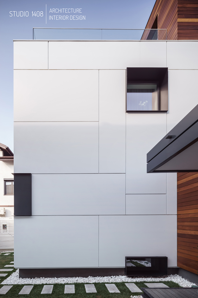 cartier vechi rezidential din bucuresti, casa din Romania, casa interbelica din bucuresti, fatada metalica ventilata, lemn iroko, reconsolidare, reconversie, stil minimalist, studio 1408, terasa pe acoperis, transformarea unei case degradate