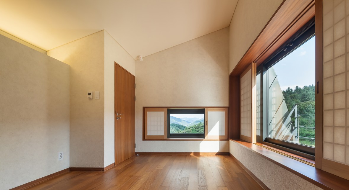 arhipura_5441e11fc07a801fe700052c_leaning-house-praud_img-18-