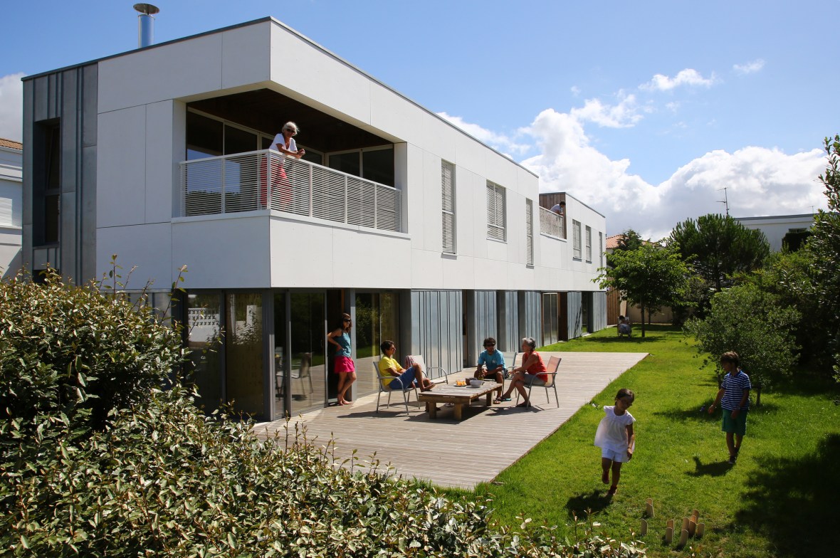 casa pentru 4 generatii, casa moderna arhipura, proiecte de case moderne 