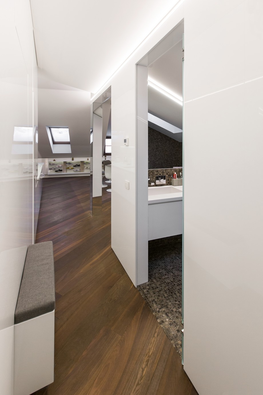 amenajare moderna in mansarda-arhipura.com9