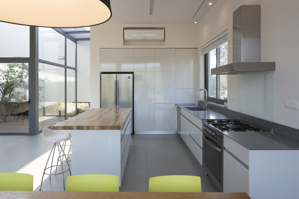 544be2cde58ecebb8100037a_hsm-house-so-architecture_yehiam_11