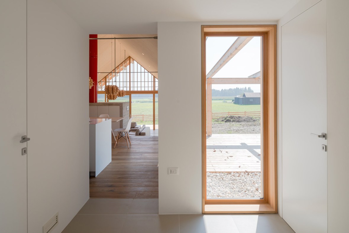 vv_2014-09_trata_hisa_R-550